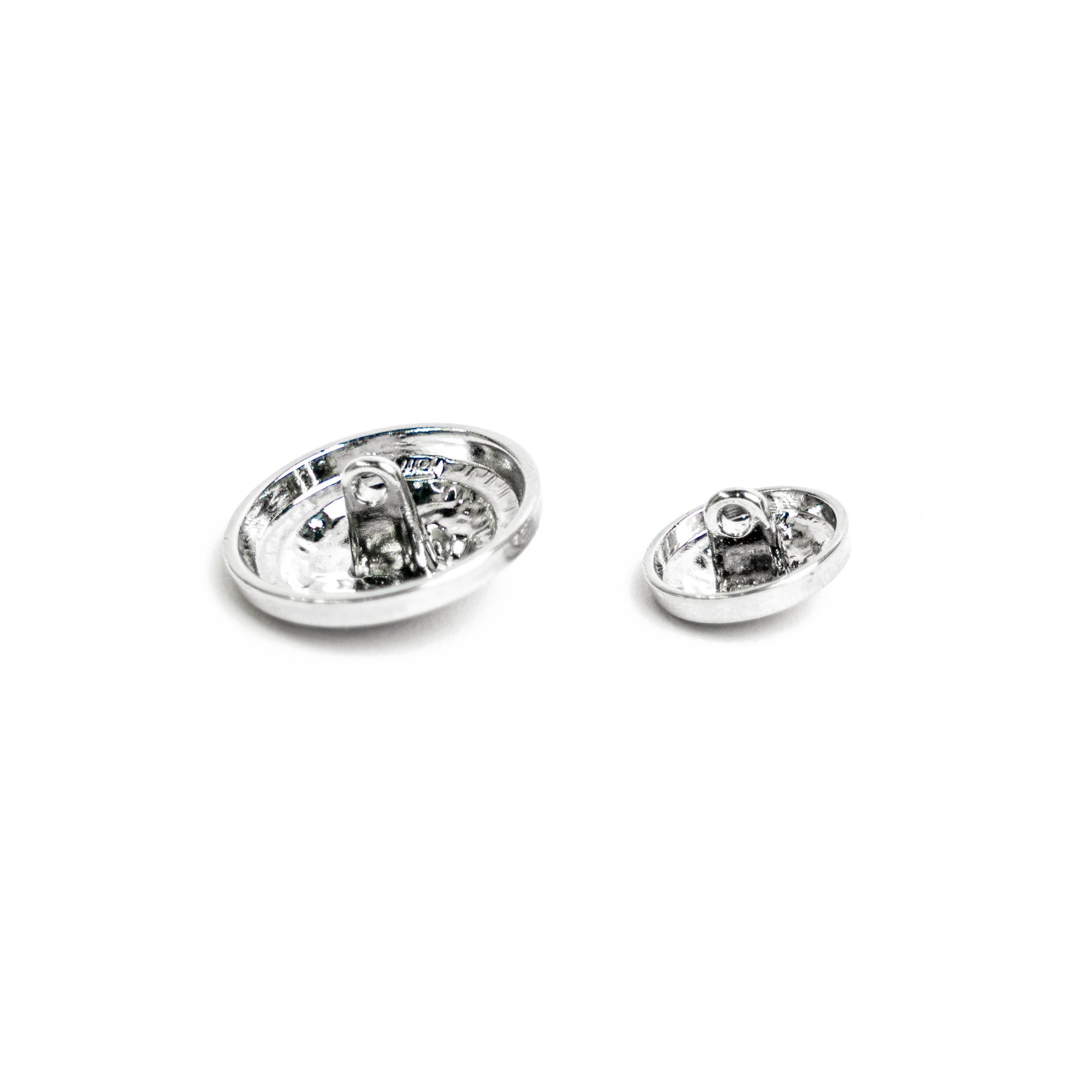 Juego de Botones versace silver matte tamaños 15mm (10 unid) / 18mm (10 unid) / 20mm (5 unid) / 23mm (5 unid)