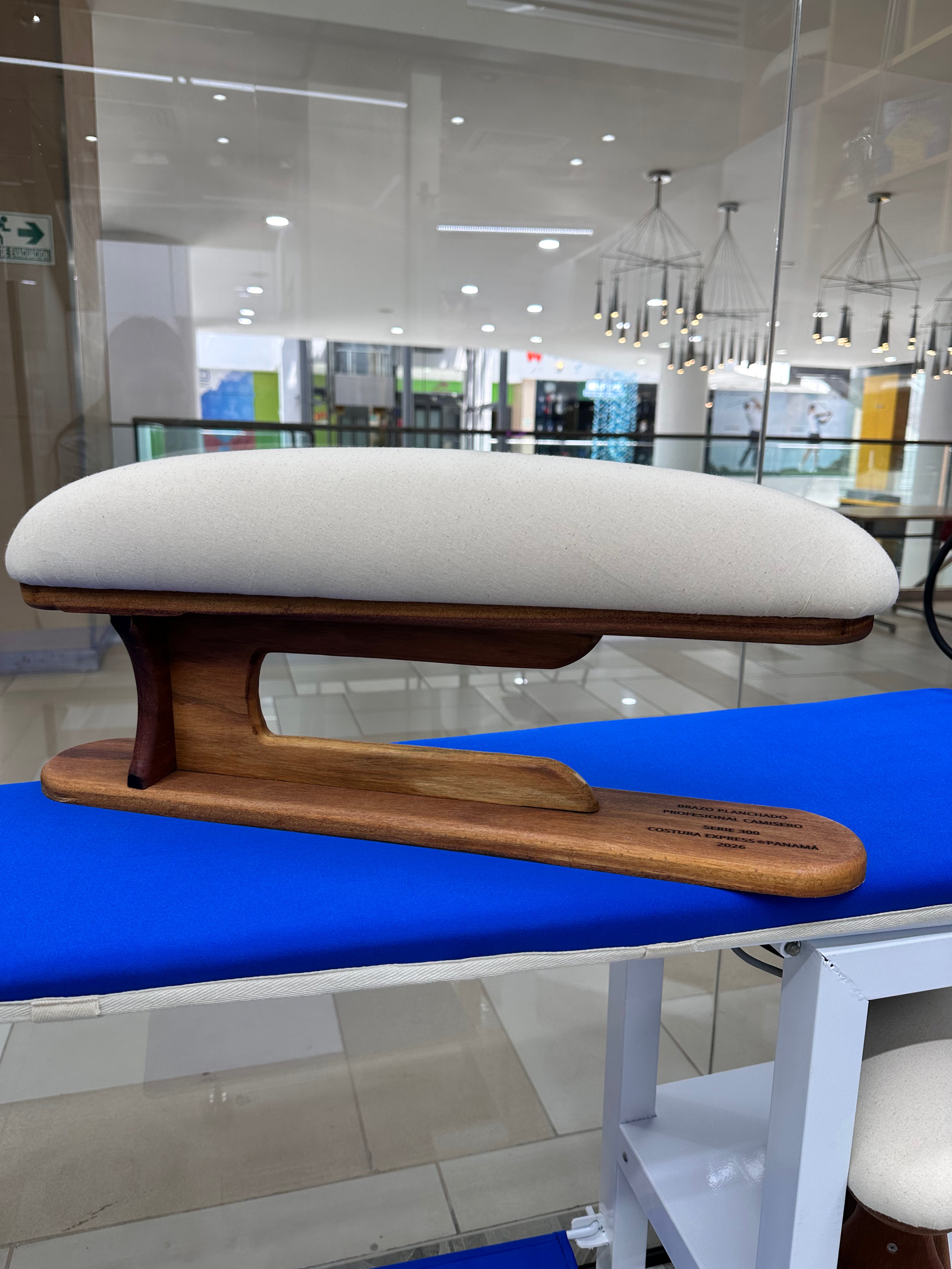 Brazo de planchado Camisero (SERIE 300)