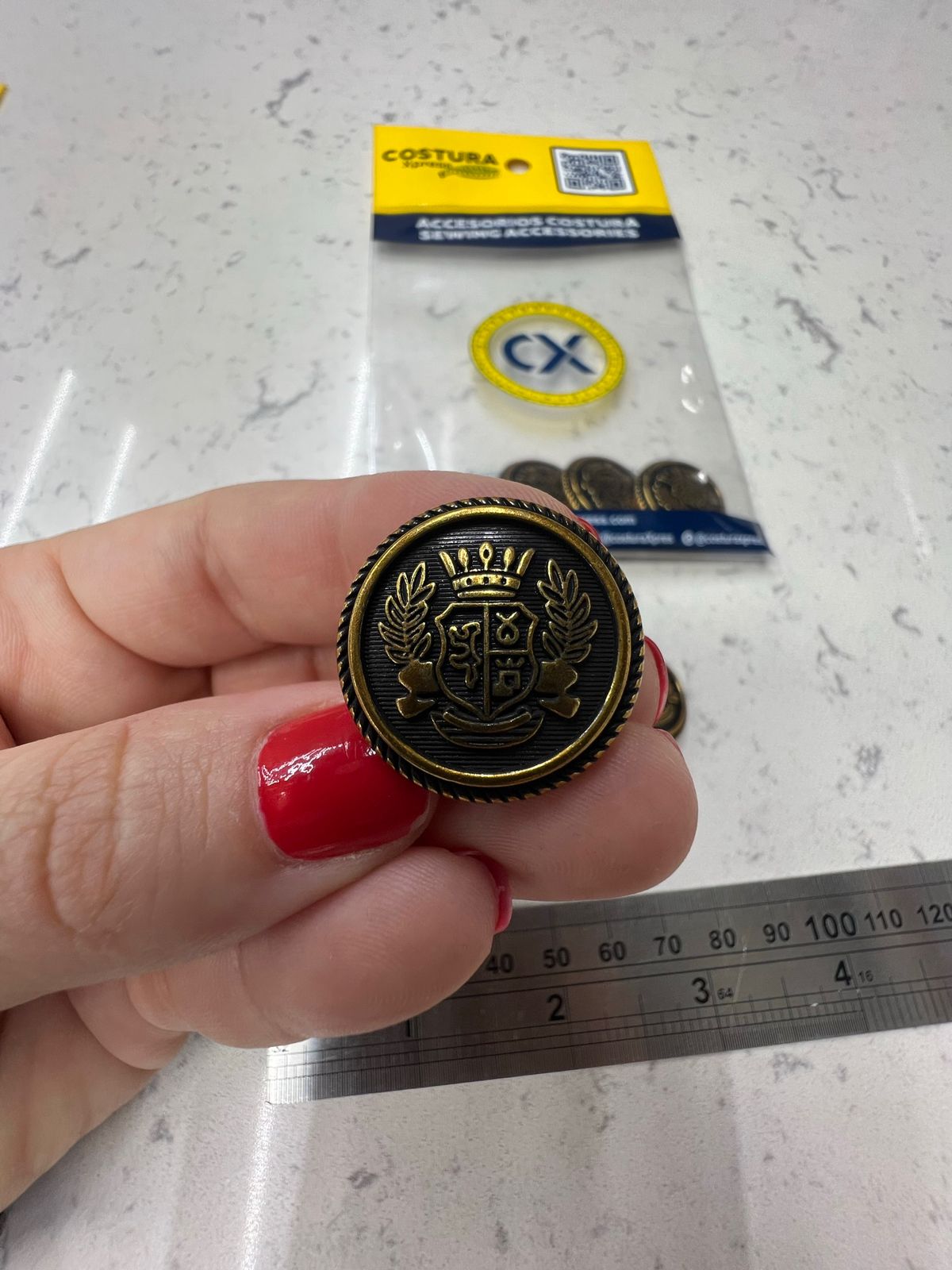 Juego de Botones escudo black anti gold tamaños 15mm (10 Unid) / 18 mm (10 unid) / 20 mm (5 unid) / 23mm (5 unid)