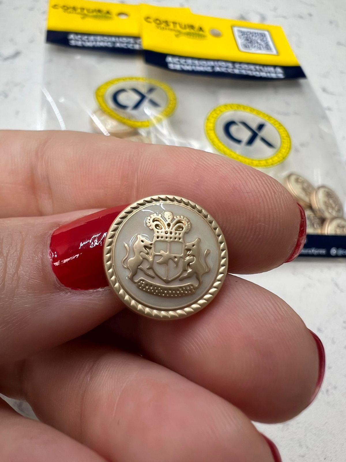 Juego de Botones de metal escudo matte gold / diferentes tamaños cada paquete